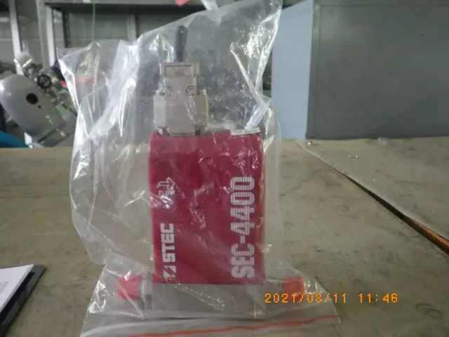 堀場エステック Stec SEC-4400MC 外観写真(1/2)