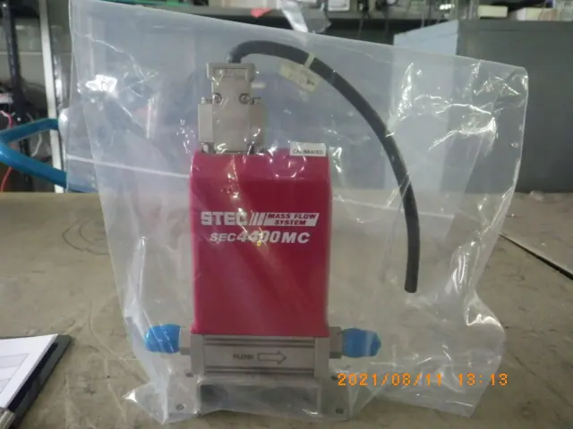 堀場エステック Stec SEC-4400-MC 外観写真(1/2)