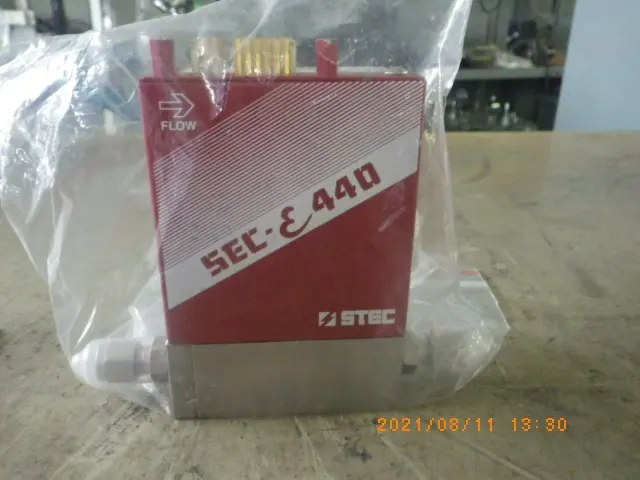 堀場エステック Stec SEC-E440 外観写真(1/2)