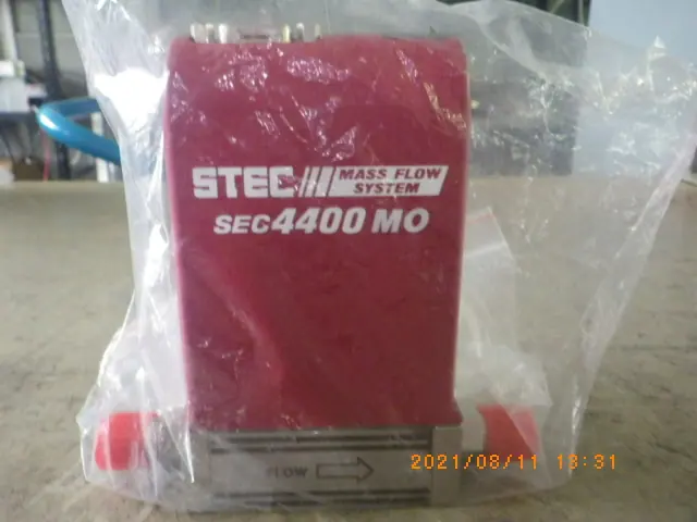 堀場エステック Stec SEC-E4400-MO 外観写真(1/2)