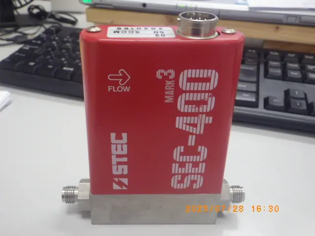 堀場エステック Stec SEC-400MK3 外観写真(1/2)