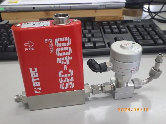 堀場エステック Stec SEC-400MK3-UL 外観写真(2/8)