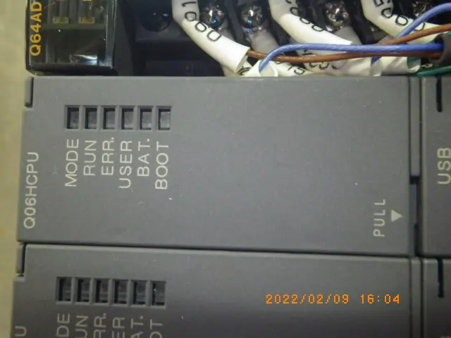 三菱電機 Mitsubishi Q06HCPU 外観写真(1/2)