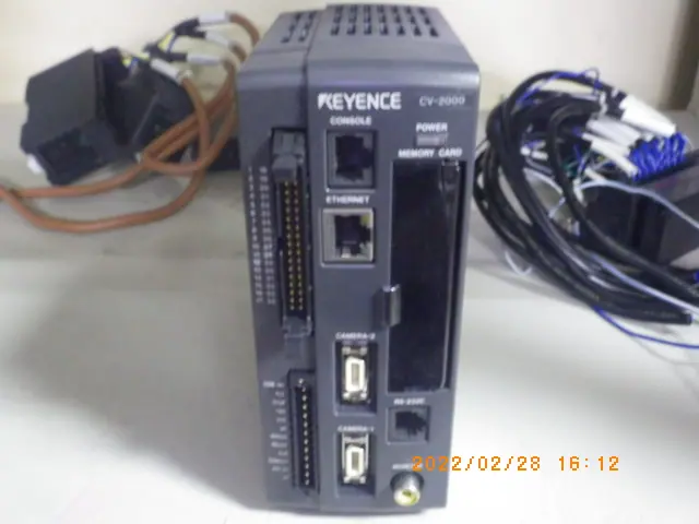 キーエンス Keyence CV-2000 外観写真(1/2)
