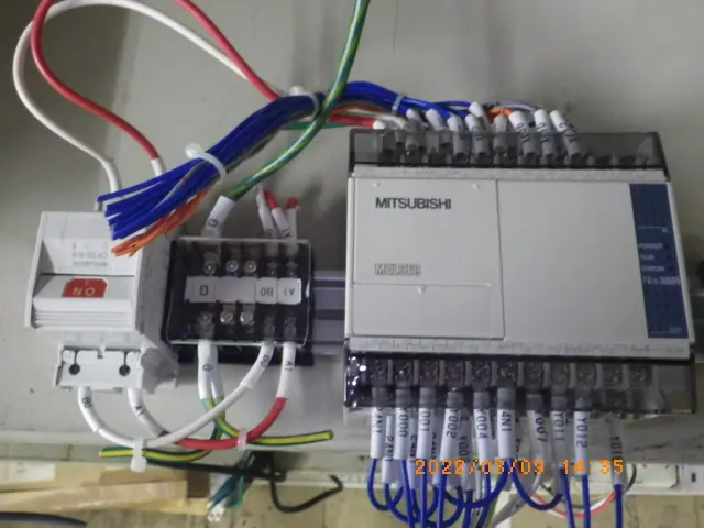 三菱電機 Mitsubishi FX1S-30MR 外観写真(1/7)