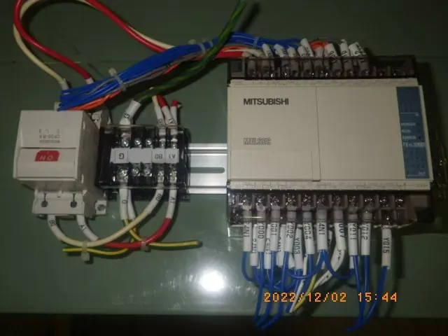 三菱電機 Mitsubishi FX1S-30MR 外観写真(2/7)