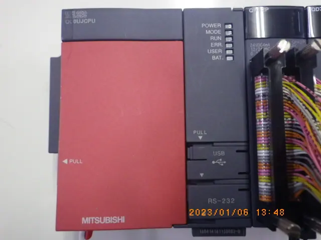 三菱電機 Mitsubishi Q00UJCPU 外観写真(1/2)