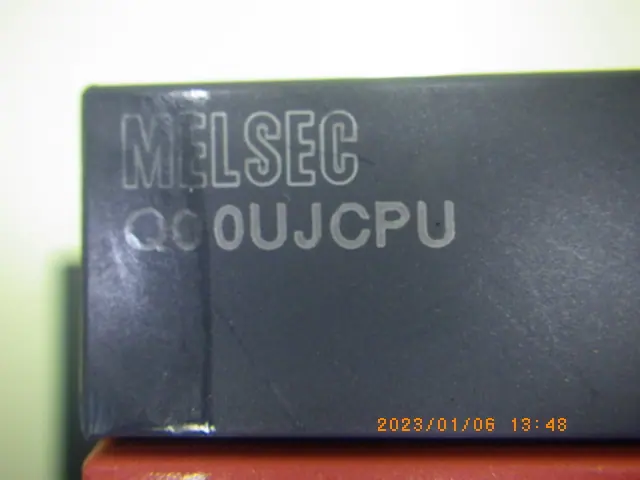 三菱電機 Mitsubishi Q00UJCPU 銘板写真(2/2)