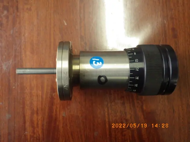 アネルバ ANELVA 回転導入機 外観写真(1/2)