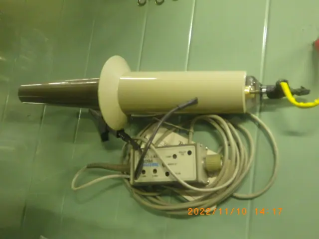 テクトロニクス Tektronix P6015 外観写真(1/2)