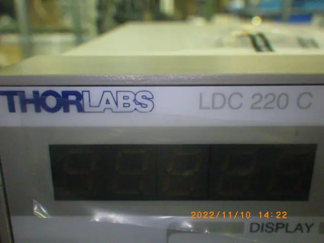 THORLABS LDC220C 銘板写真(2/2)