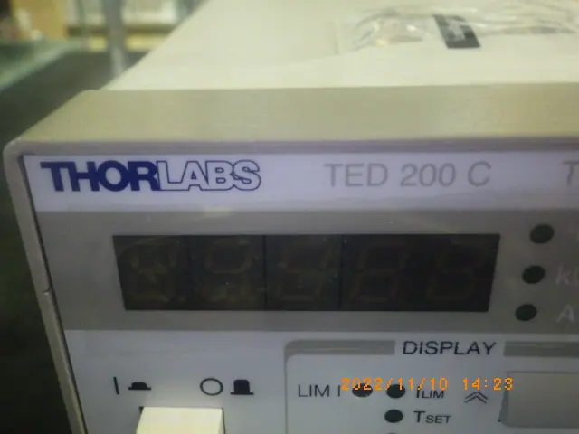 THORLABS TED200C 銘板写真(2/2)
