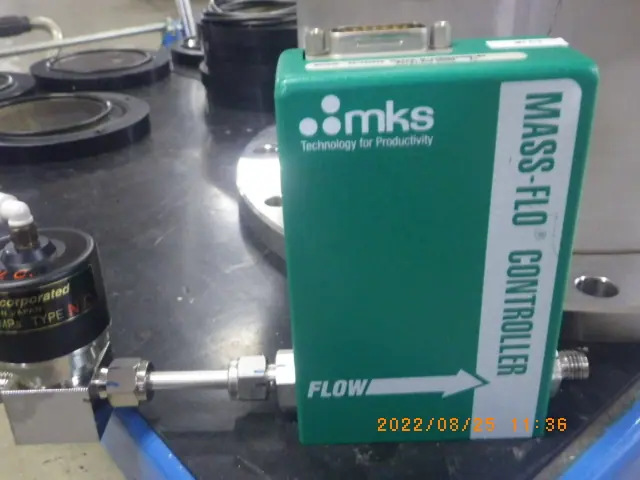 MKS M100B00452CS1BV 外観写真(1/2)