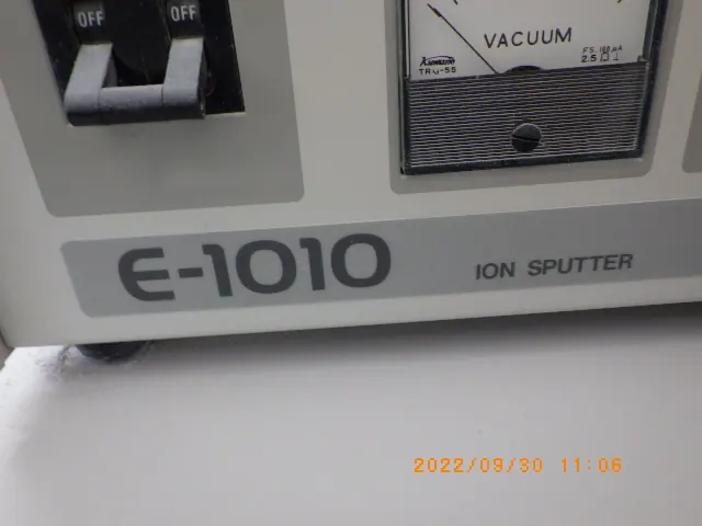日立 Hitachi E-1010 銘板写真(2/2)