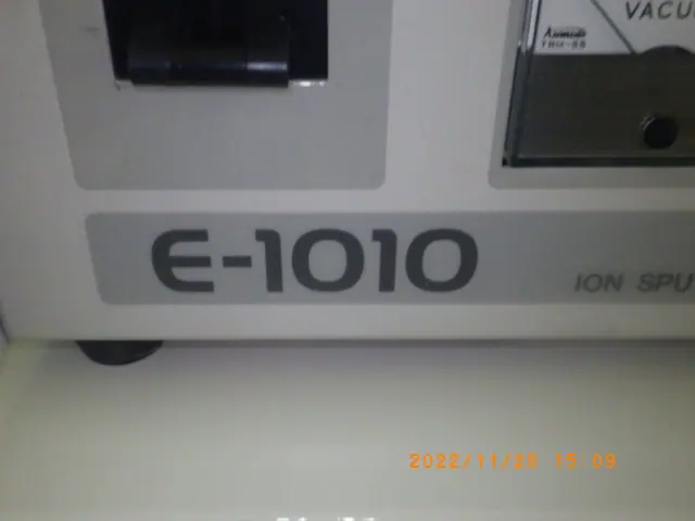 日立 Hitachi E-1010 銘板写真(2/2)