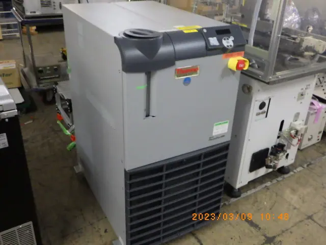 サーモフィッシャーサイエンティフィックThermo Fisher Neslab Thermo Flex5000 外観写真(1/2)
