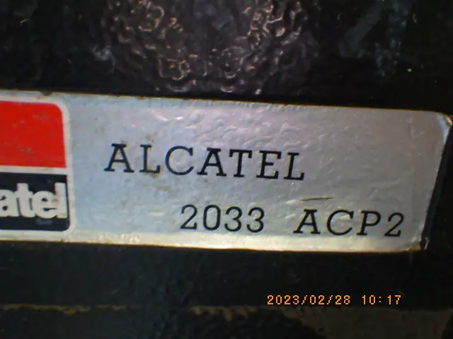 アルカテル Alcatel 2033 銘板写真(2/2)