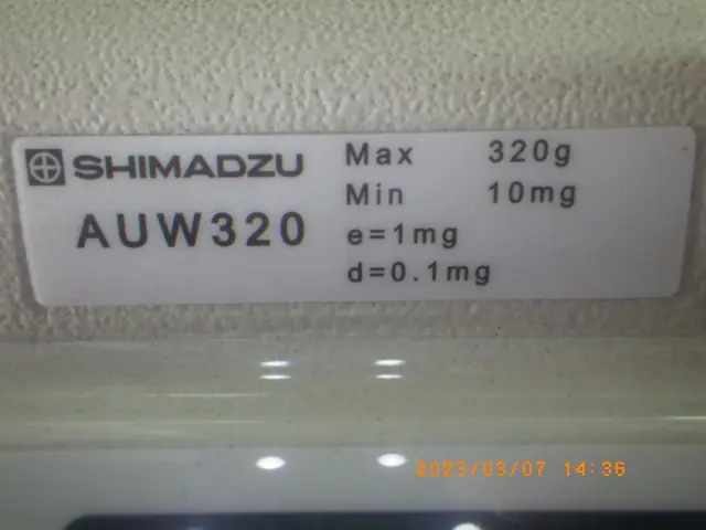 島津製作所 Shimadzu AUW320 銘板写真(2/2)
