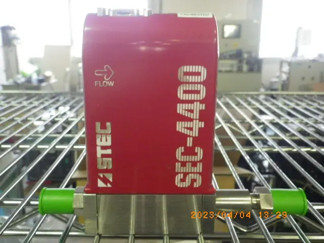 堀場エステック Stec SEC-4400RO 外観写真(1/2)