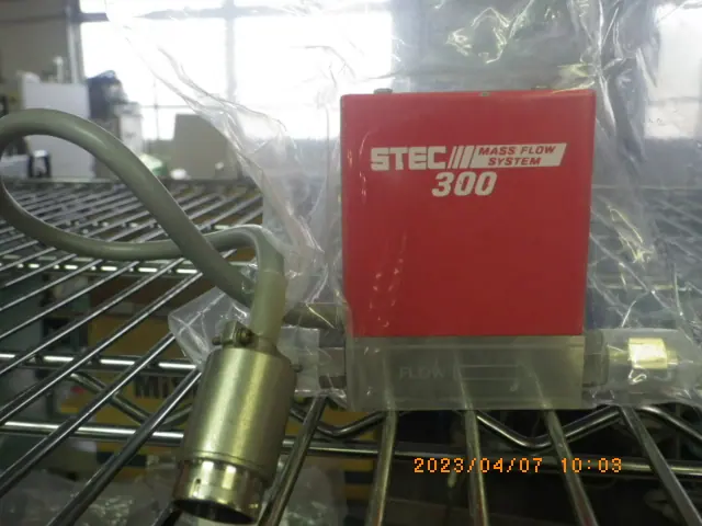 堀場エステック Stec SEC-310 外観写真(1/2)
