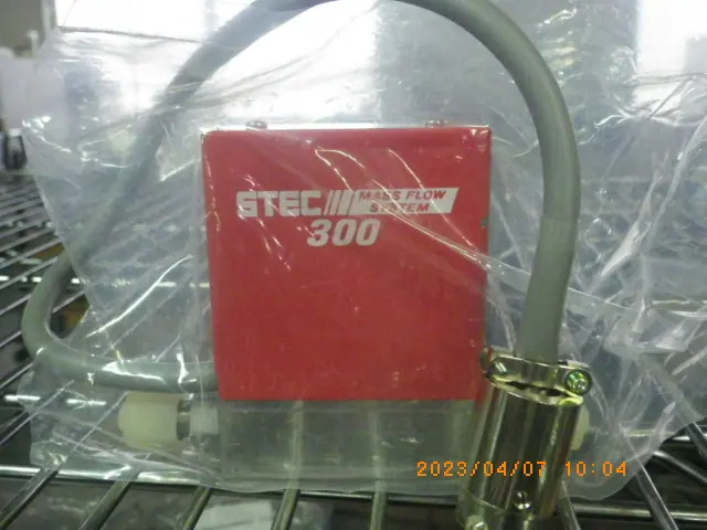 堀場エステック Stec SEC-310 外観写真(1/2)