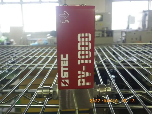 堀場エステック Stec PV-1502MC 外観写真(1/2)