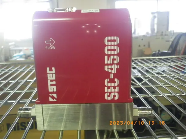 堀場エステック Stec SEC-4500M 外観写真(1/2)