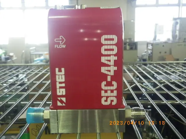 堀場エステック Stec SEC-4400RC 外観写真(1/2)