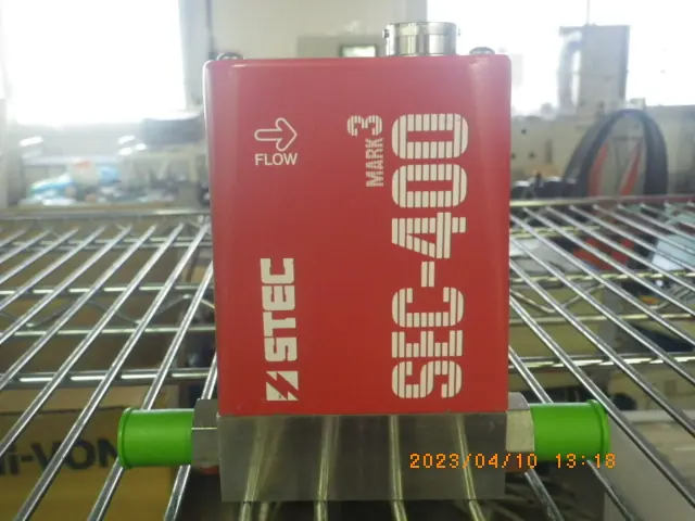 堀場エステック Stec SEC-400MK3 外観写真(1/2)