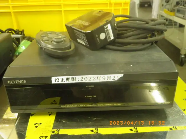 キーエンス Keyence LT-9500/LT-9010M 外観写真(1/2)