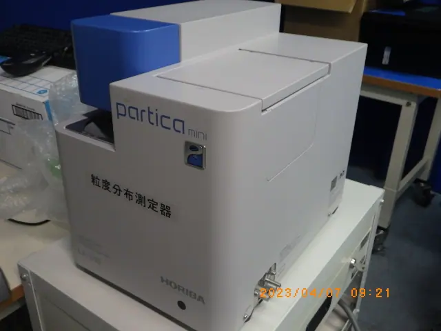 堀場製作所 LA-350AP 外観写真(1/2)
