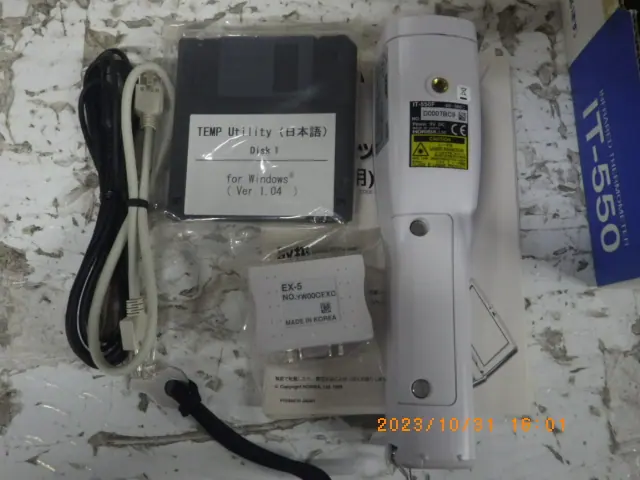 堀場製作所 IT-550F 外観写真(1/2)