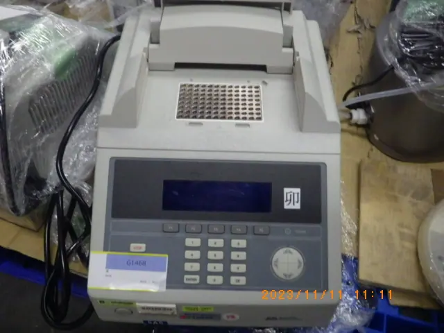 アプライドバイオシステムズ PCR SYSTEM 9700 外観写真(1/2)