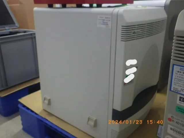 Applied Biosystems 7500FAST 外観写真(1/2)
