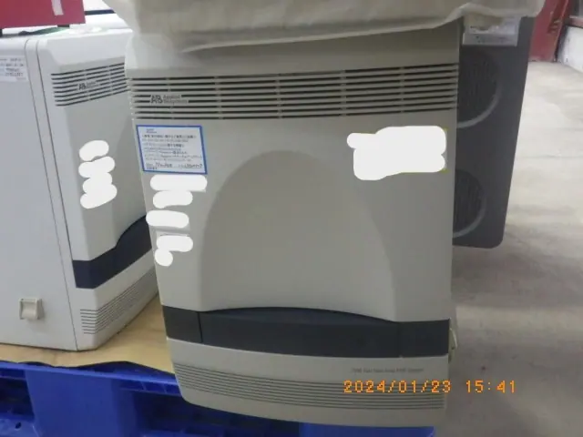 Applied Biosystems 7500FAST 外観写真(1/2)