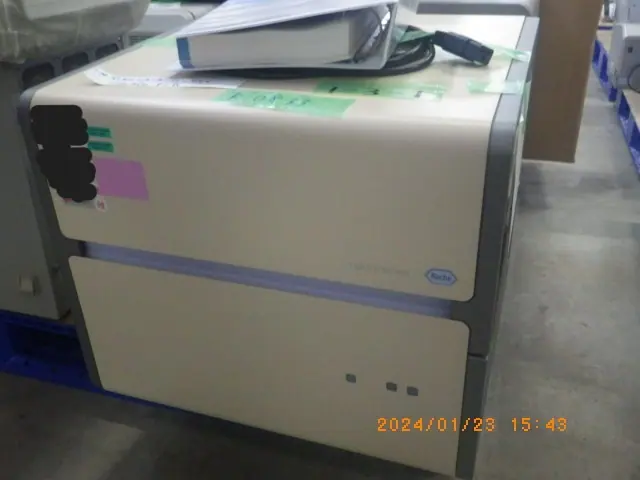 Roche LIGHTCYCLER480 外観写真(1/2)