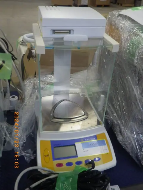 メトラートレド CP225D 外観写真(1/2)
