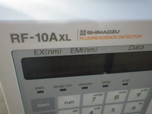 島津製作所 Shimadzu RF10AXL 銘板写真(2/2)