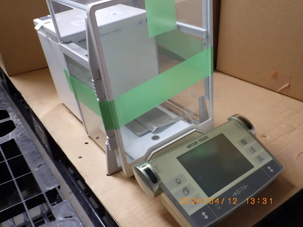 メトラートレド AX205DR 外観写真(1/2)