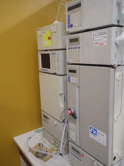 島津製作所 Shimadzu LC-10ADvp/LC202Aシステム 銘板写真(2/2)