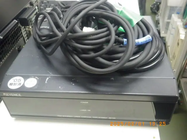キーエンス Keyence LT-9500/LT9010M 外観写真(1/2)