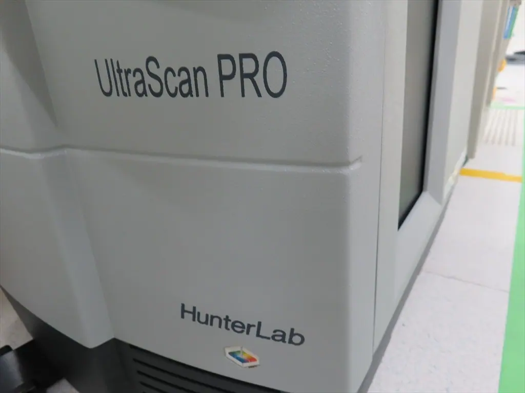 HunterLab ULTRA SCAN PRO 銘板写真(2/2)