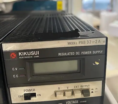 菊水電子工業 Kikusui PAB32-2A 銘板写真(2/2)