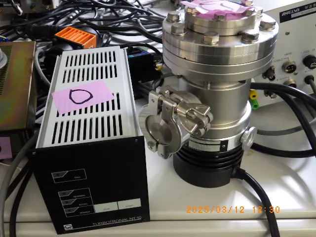 ライボルト Leybold TURBOVAC50 外観写真(1/2)