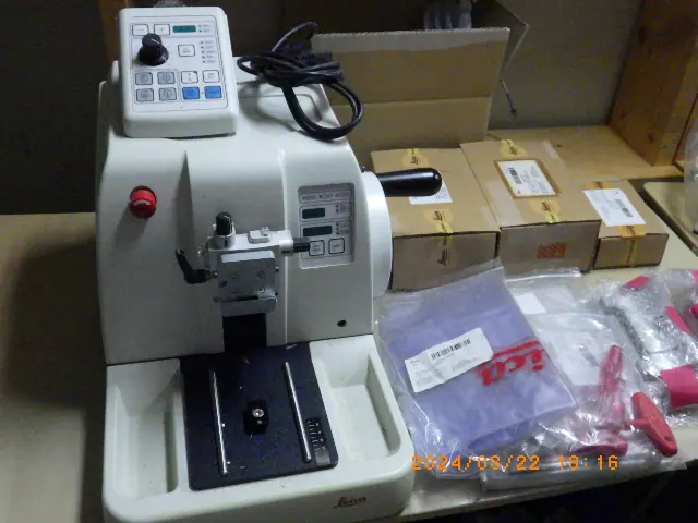 ライカ Leica RM2265 外観写真(1/2)