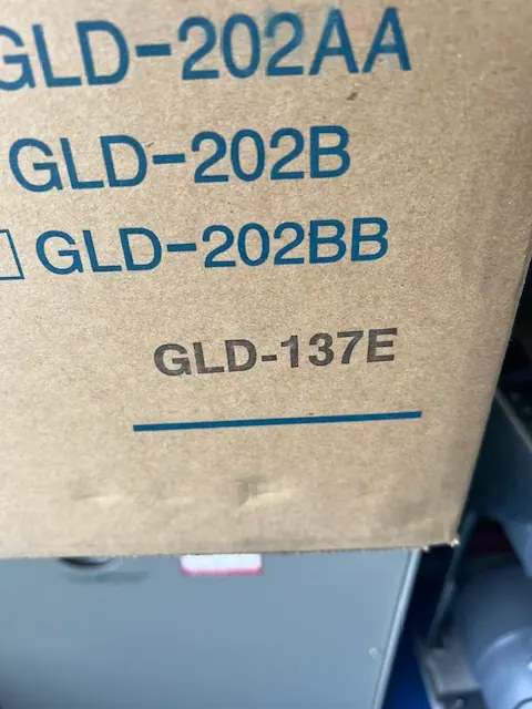 アルバック Ulvac GLD-137E 銘板写真(2/2)
