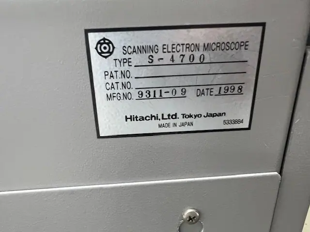 日立 Hitachi S-4700 銘板写真(2/2)