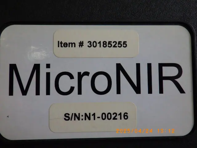 VIAVI Solutions MicroNIR OnSite 銘板写真(2/2)