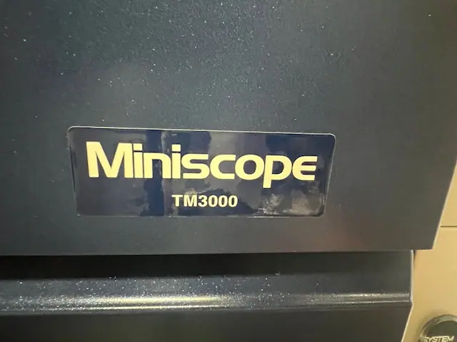 日立 Hitachi TM3000 銘板写真(2/2)