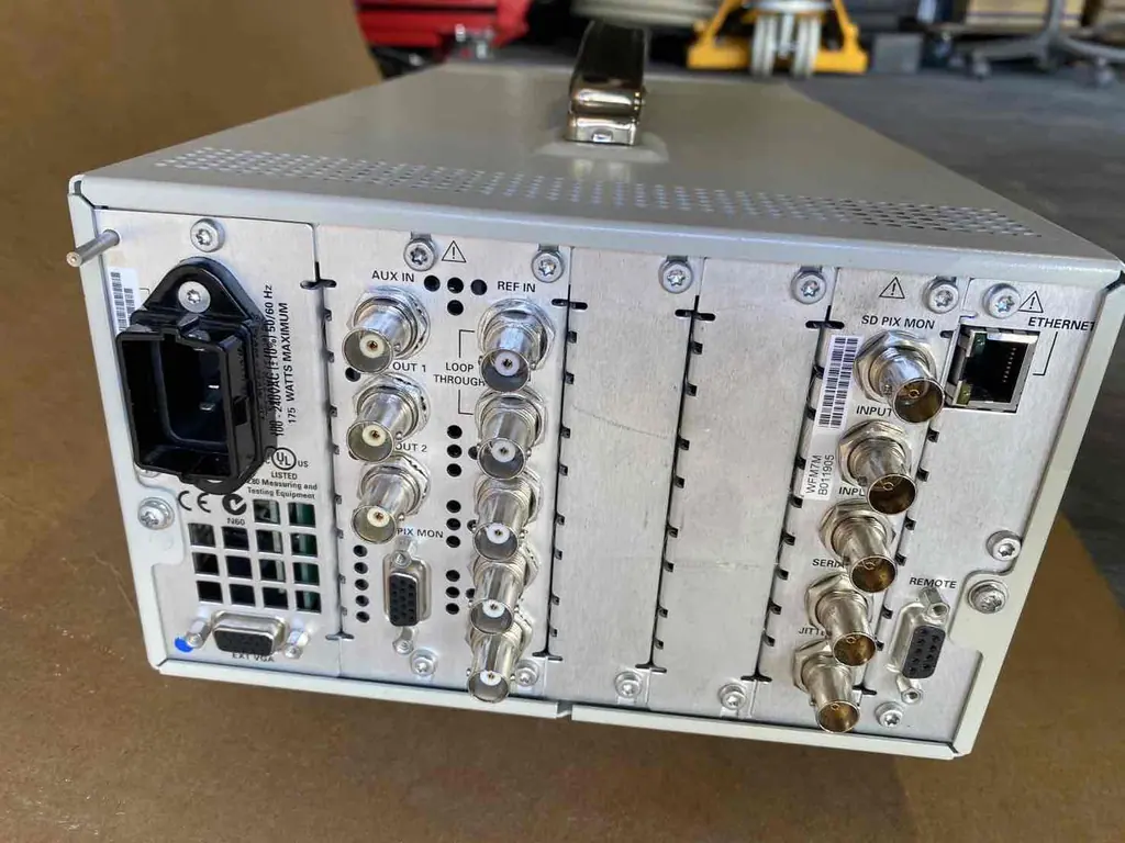 テクトロニクス Tektronix WFM700 銘板写真(2/2)
